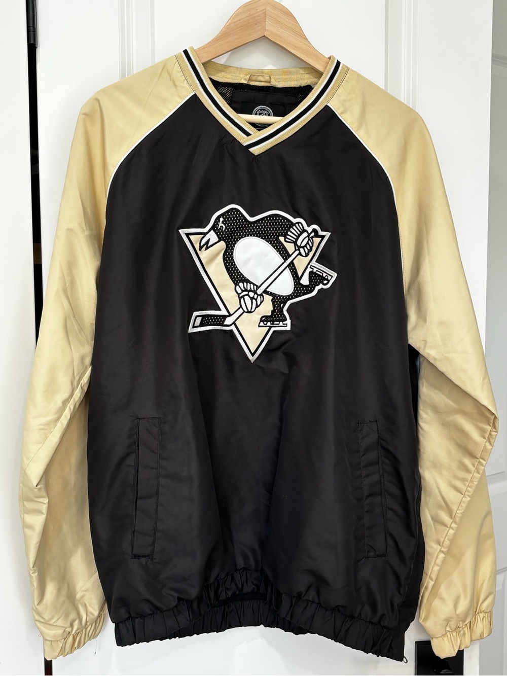 Vintage 90s NHL Black and Gold Mens M Puffer Pullover Jacket